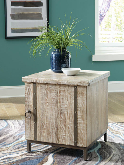 Laddford Accent Cabinet - Zara Furniture (Kissimmee,FL)