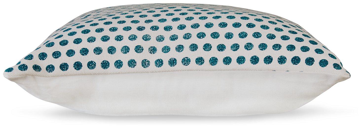 Monique Pillow - Zara Furniture (Kissimmee,FL)
