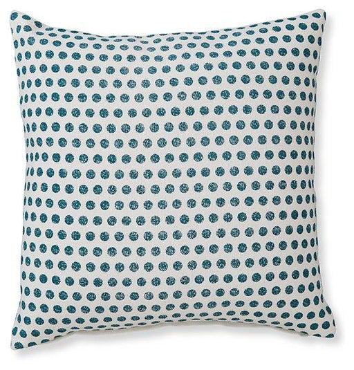 Monique Pillow - Zara Furniture (Kissimmee,FL)