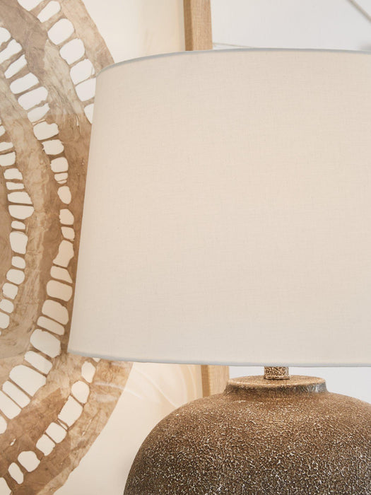 Neavesboro Lamp Set - Zara Furniture (Kissimmee,FL)