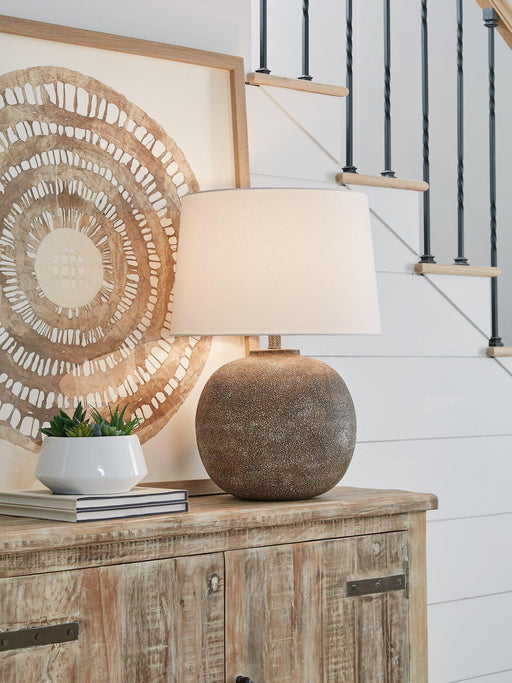 Neavesboro Lamp Set - Zara Furniture (Kissimmee,FL)