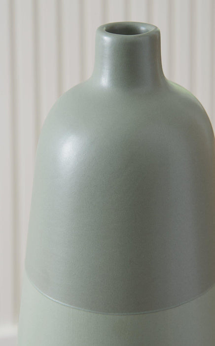 Peerland Vase - Zara Furniture (Kissimmee,FL)