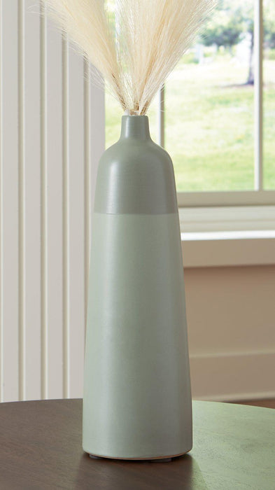 Peerland Vase - Zara Furniture (Kissimmee,FL)