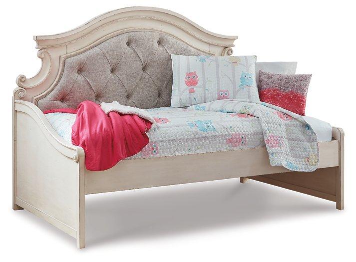 Realyn Bed - Zara Furniture (Kissimmee,FL)