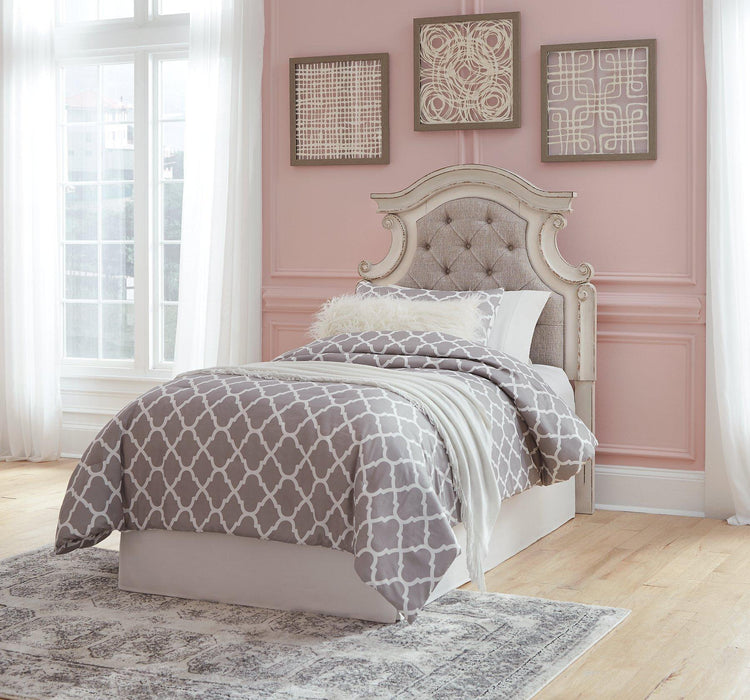Realyn Bed - Zara Furniture (Kissimmee,FL)