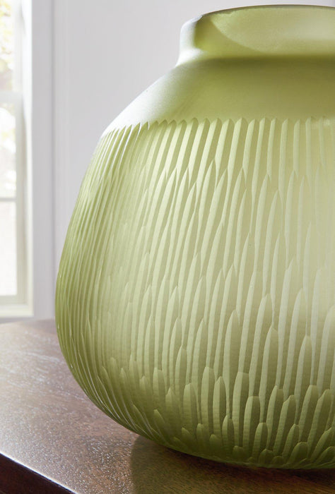 Scottyard Vase - Zara Furniture (Kissimmee,FL)