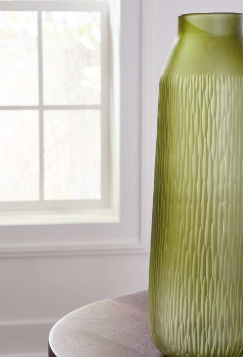 Scottyard Vase - Zara Furniture (Kissimmee,FL)