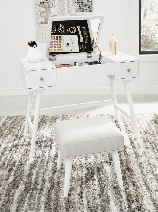 Thadamere Vanity with Stool - Zara Furniture (Kissimmee,FL)
