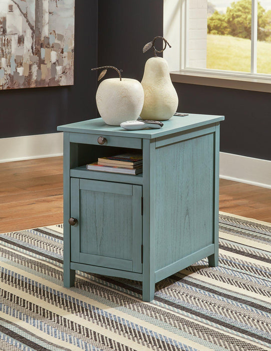 Treytown Chairside End Table - Zara Furniture (Kissimmee,FL)