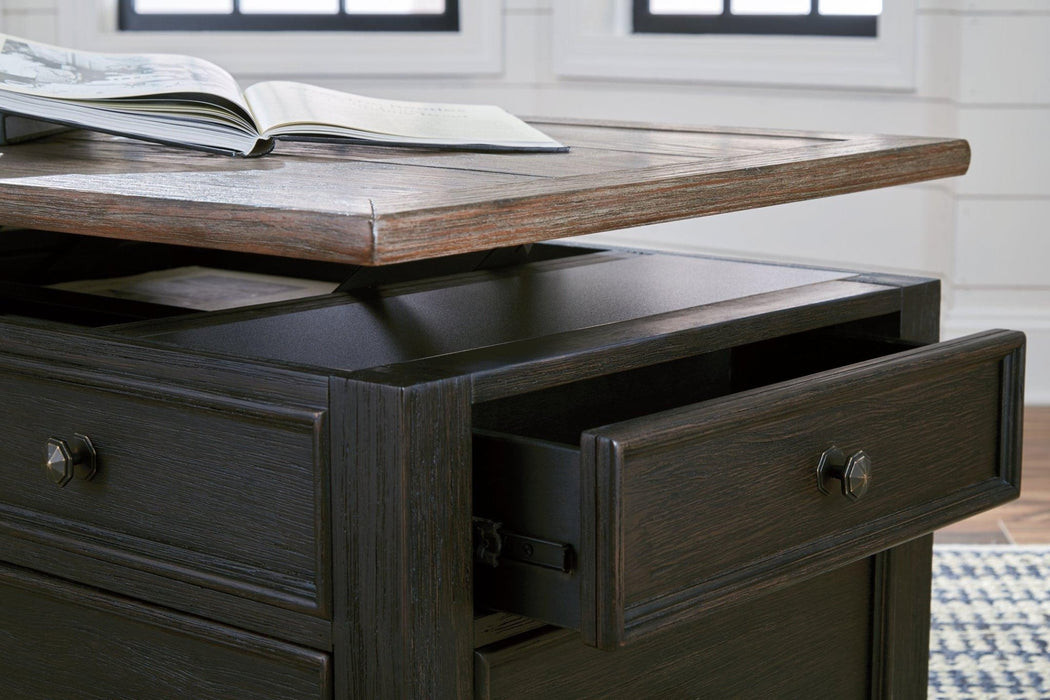 Tyler Creek Coffee Table with Lift Top - Zara Furniture (Kissimmee,FL)