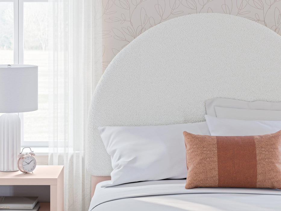Wistenpine Upholstered Bed - Zara Furniture (Kissimmee,FL)