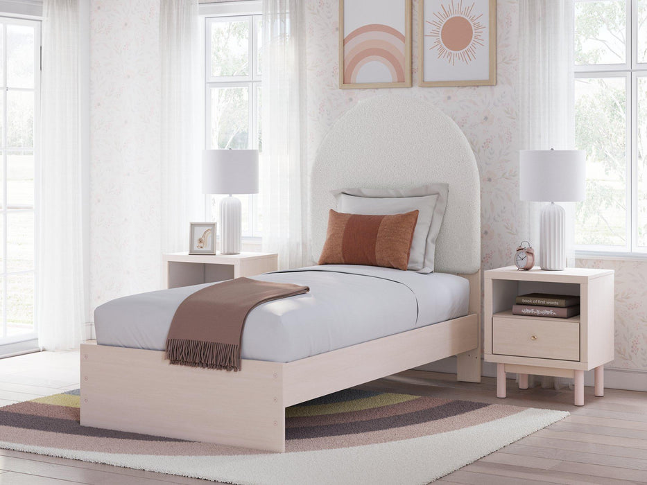 Wistenpine Upholstered Bed - Zara Furniture (Kissimmee,FL)